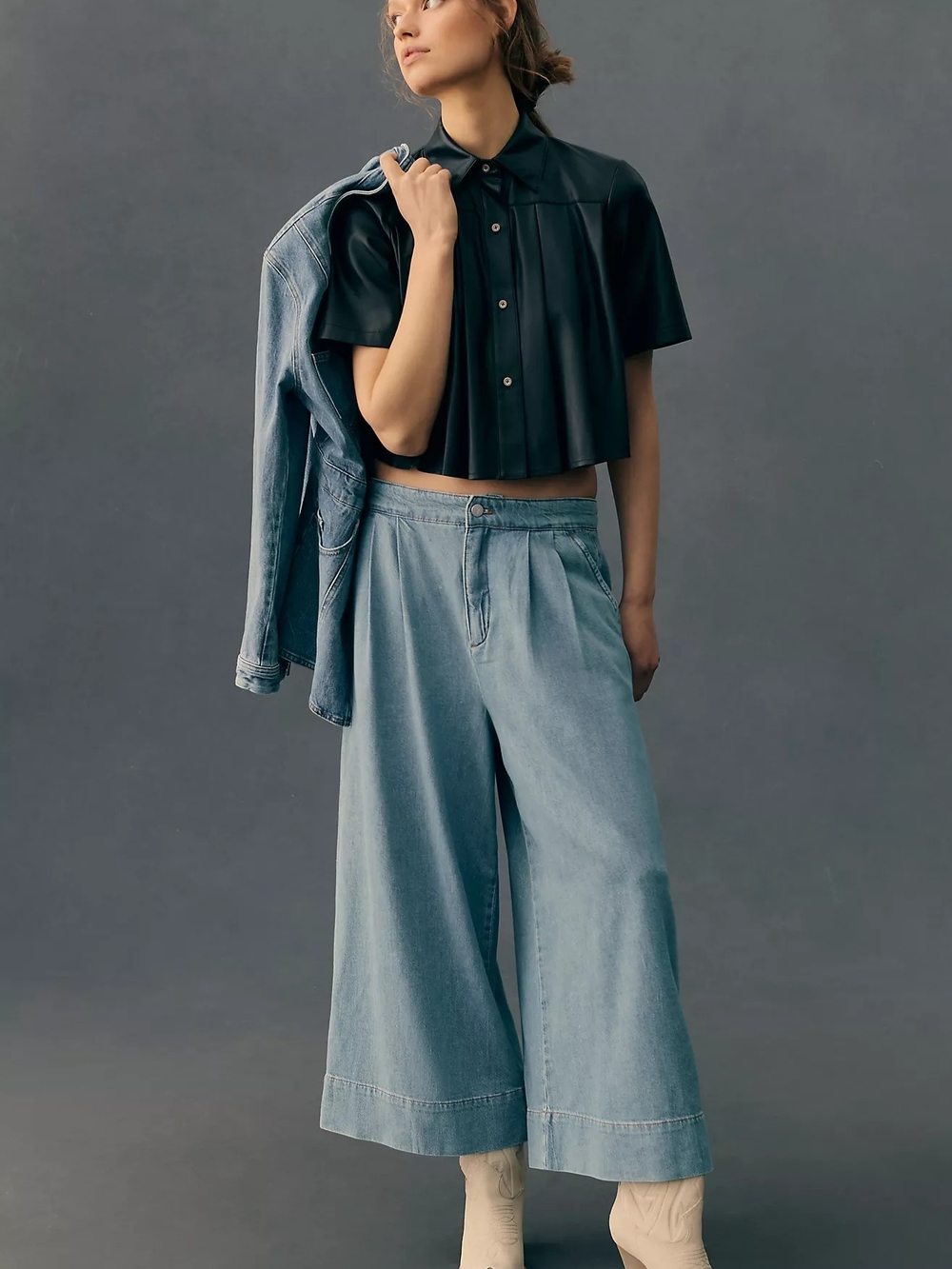 Pilcro Pleated High-Rise Wide-Leg Culotte Crop Jeans Size 27 - Picture 3 of 10